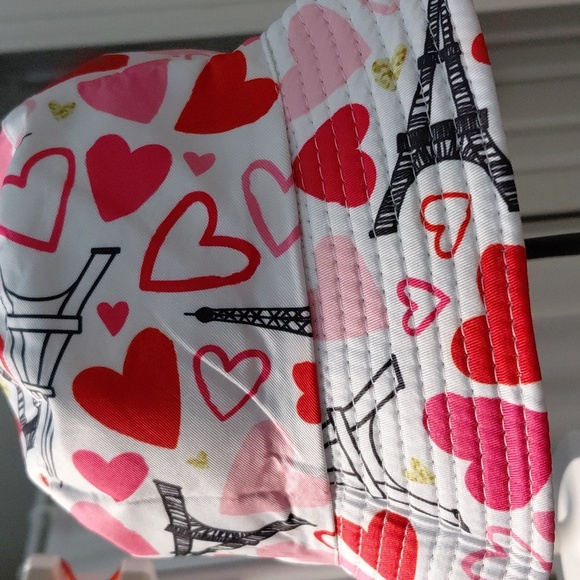 NWT - Hearts and Eiffel Tower Reversible Bucket Hat 22"/23" - Picture 4 of 4